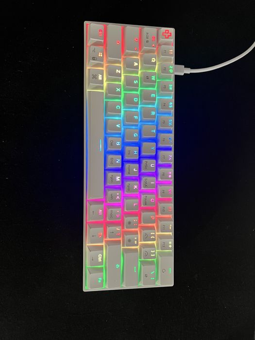 Tastatura mecanica QwertyKey H61 Noua