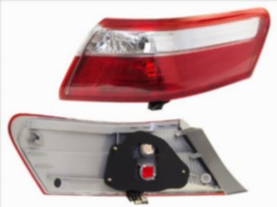 Фонарь задний  Toyota Camry