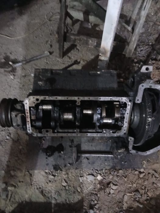 Продам блок ЗИЛ-130 в сборе с коленвалом