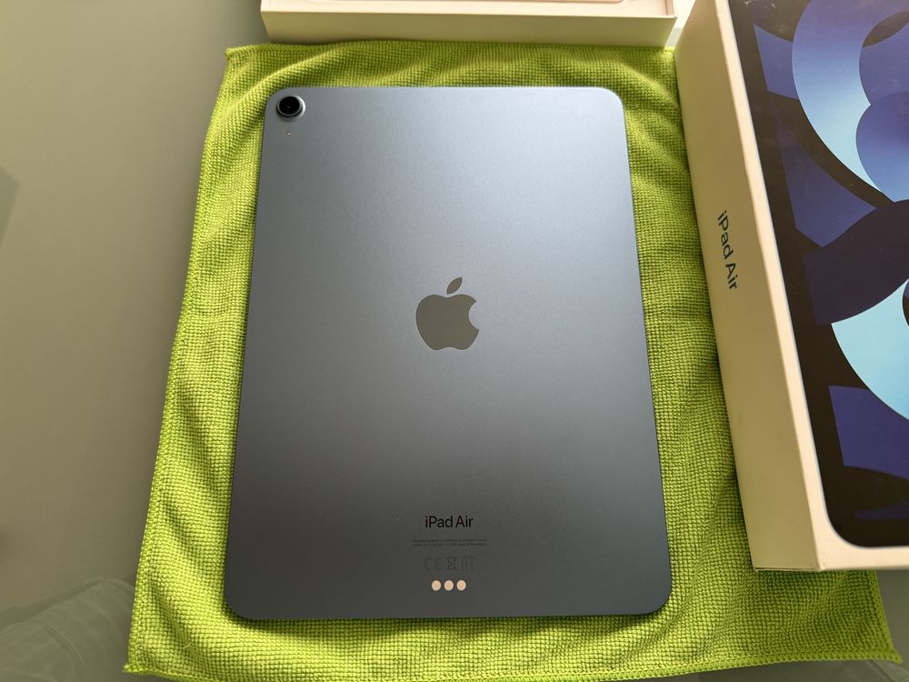 iPad Air 5 WiFi, M1, като нов с оригинален Apple Pencil 2