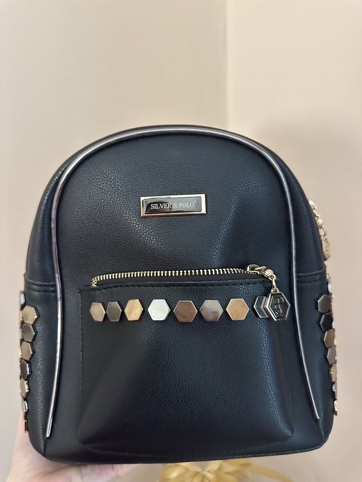 Елегантна кожена раничка, черна с дълги дръжки