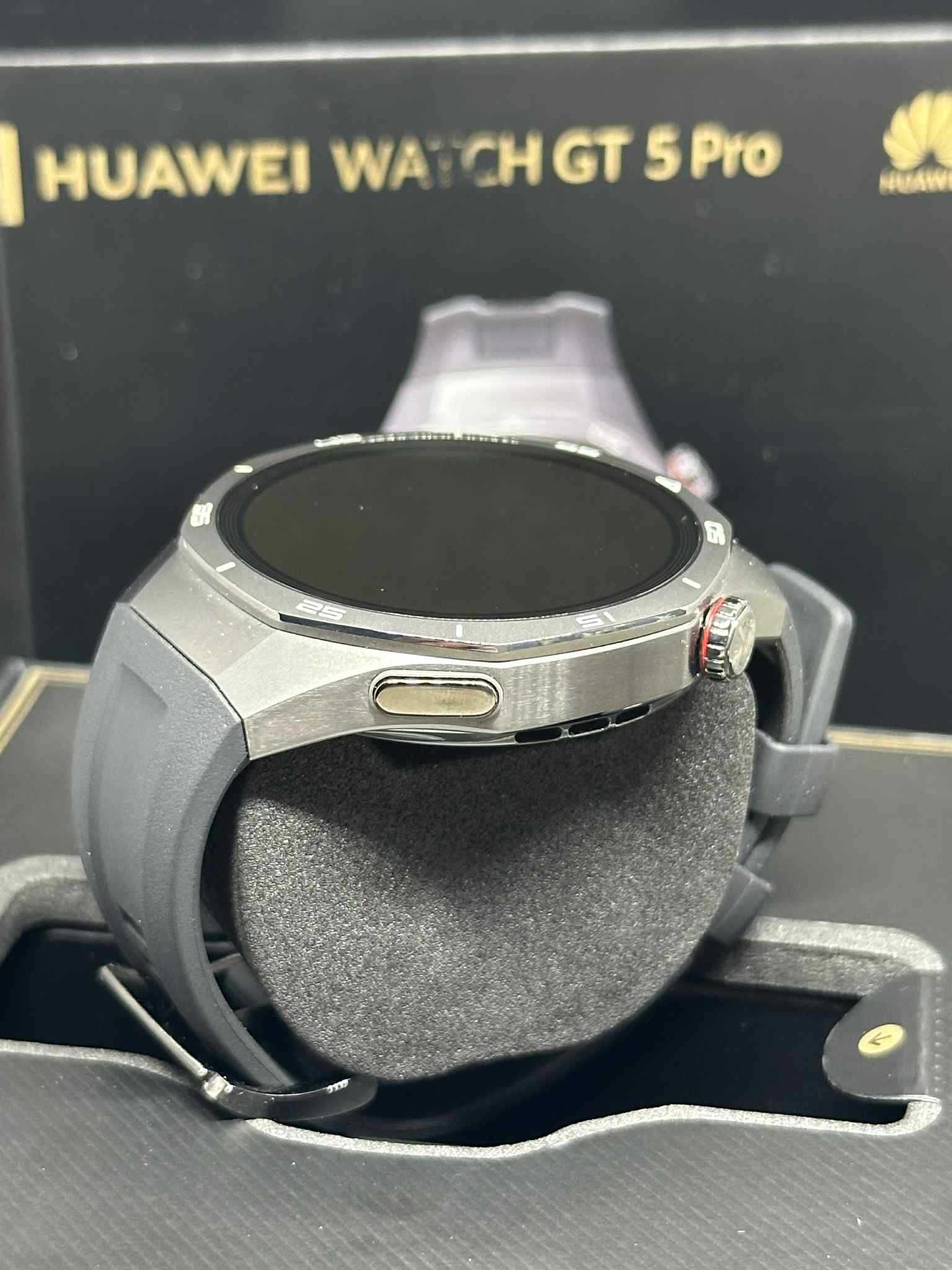 Смарт часоник Huawei Watch GT 5 PRO / Гаранция / Перфектен