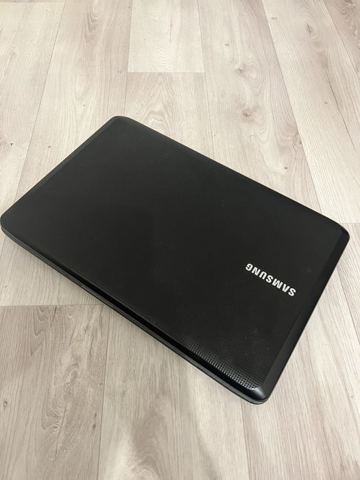 Samsung ноутбук в рабочем состояний