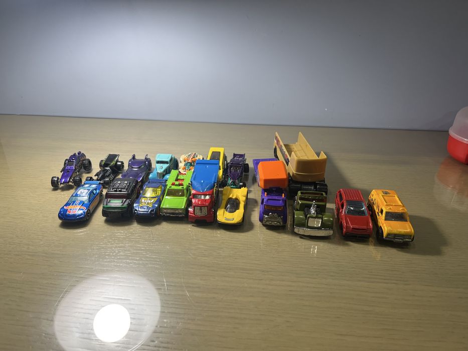 Машинки HotWheels