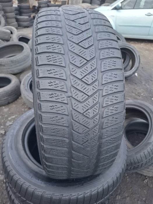 Vand 1 sau 2 sau 4 anvelope 225 55 16 pireli de iarna