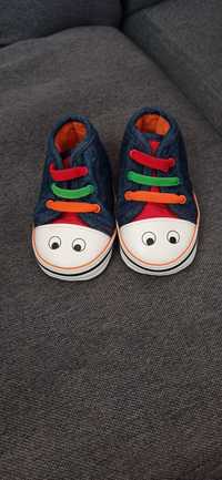 Бебешки декоративни обувчици