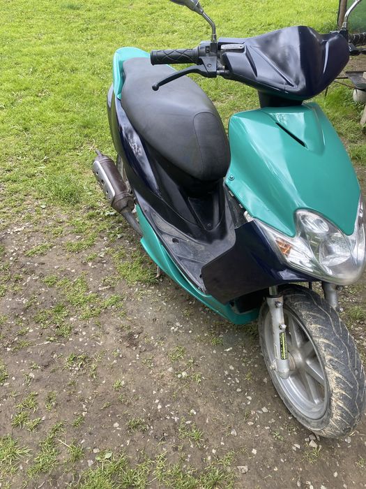 Vand sau schimb scuter yamaha jog r