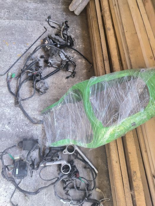 Suzuki Gsxr1100 Kawasaki zx9r