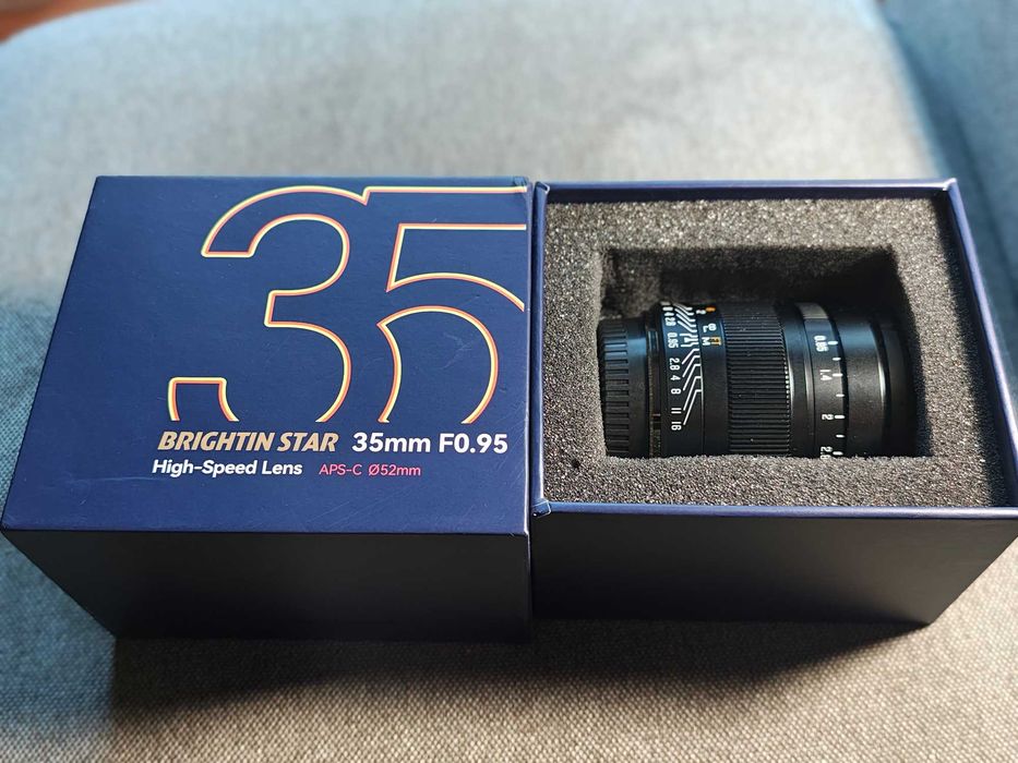 Brightin Star 35mm F0.95 APS-C Manual Focus Lens for Fujifilm X