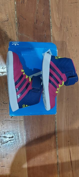 Детски кецове и сандали Adidas