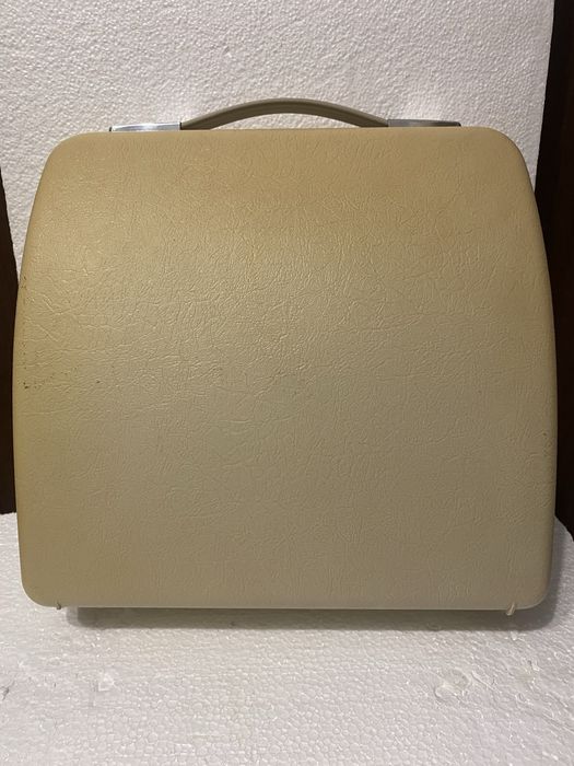 Masina de scris olympia 33 army