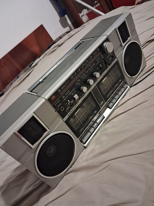 Radio Sanyo M-w2k