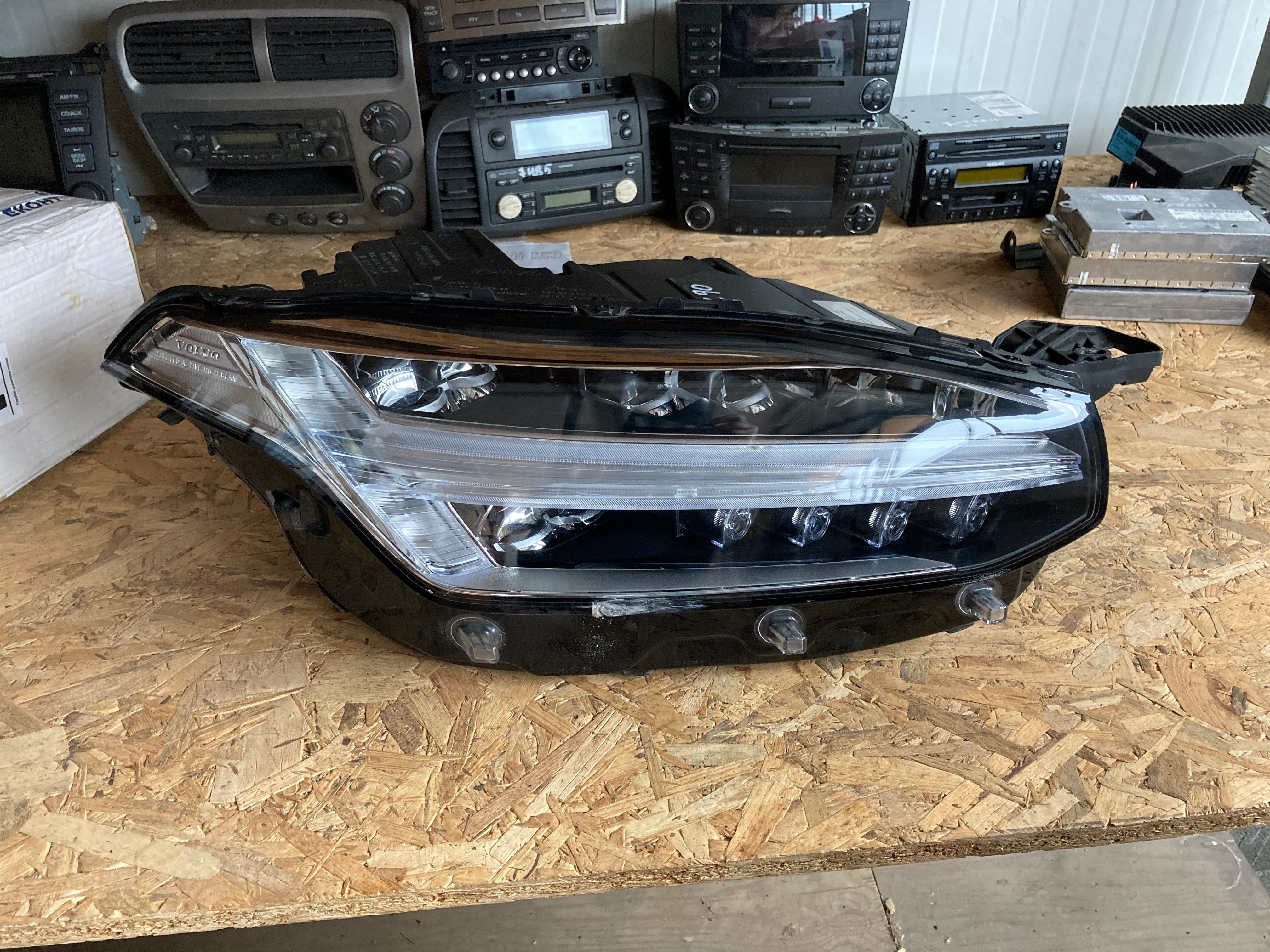 Десен Фар, фарове Volvo XC90 Full LED / Волко хц90 фул лед.