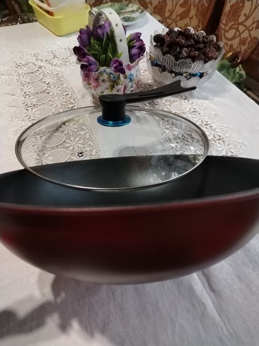 Новая, большая сковорода. DIAMOND