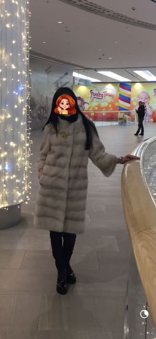 Норковая шуба в светлом цвете, в хорошем состоянии