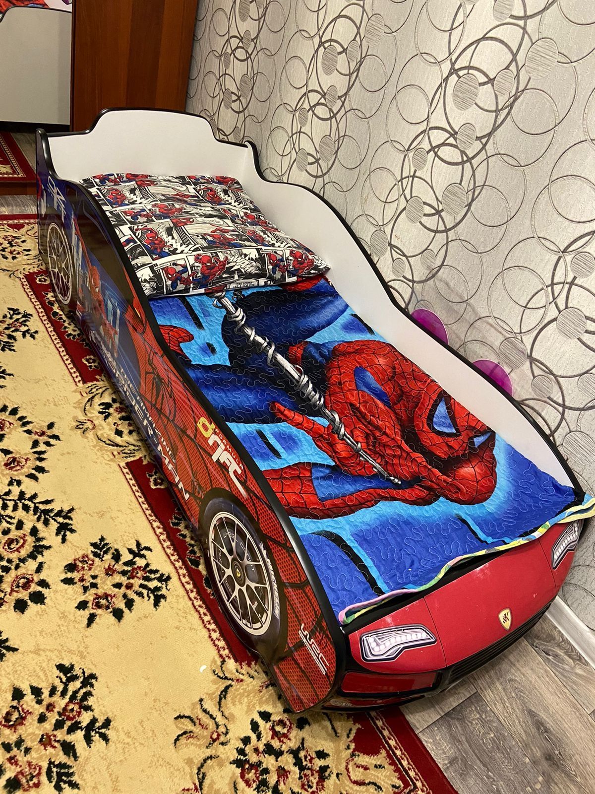 Продам кровать машинку в идеальном состоянии,