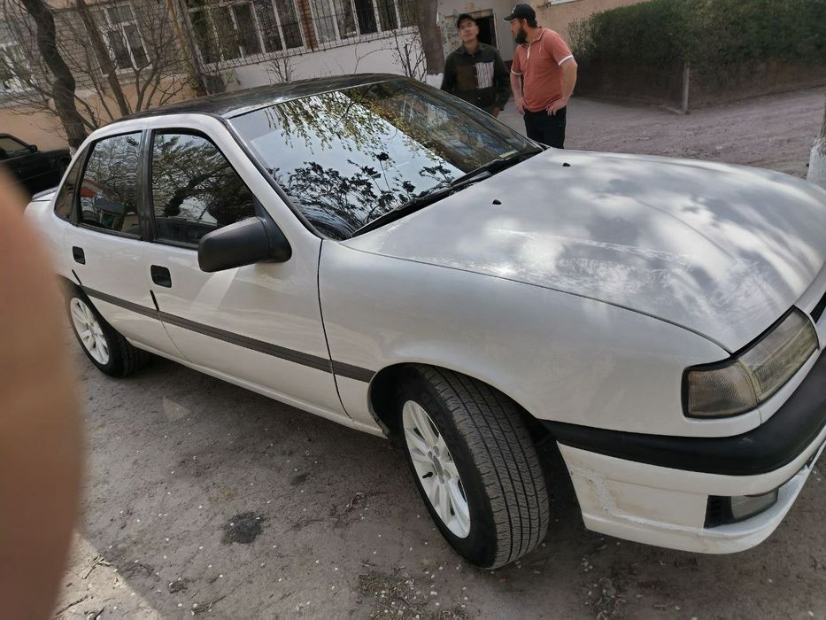 Опел вектра сотилади