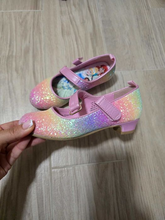 Блестящи маскарадни обувки H&M