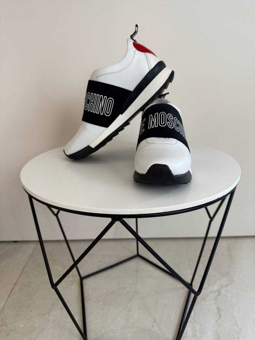 Оригинални дамски сникърси Love Moschino 37