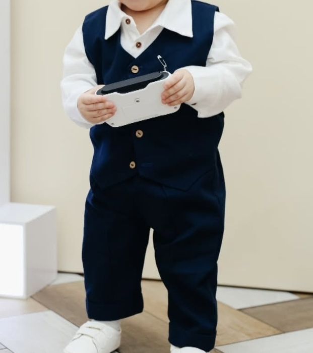 Тройка ( рубашка отдам в комплект)