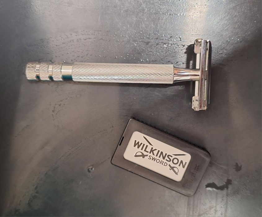 Бръсначка Wilkinson Sword + 5бр. ножчета
