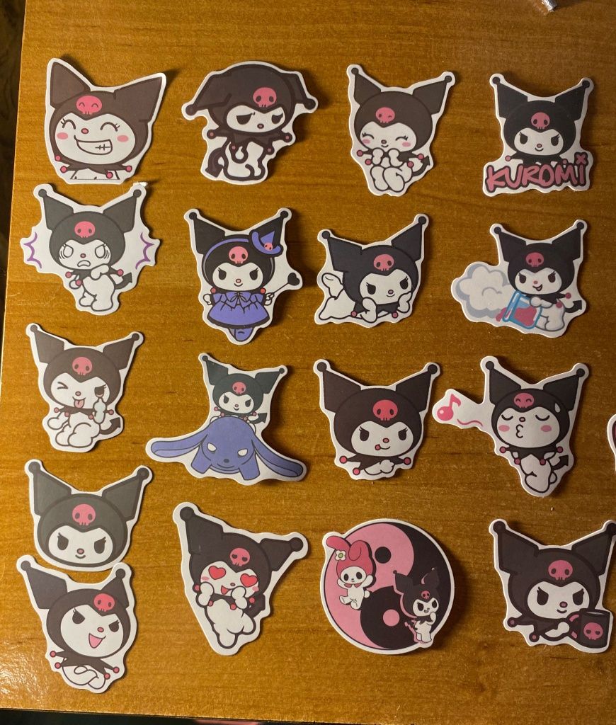 Stickere Kuromi din Sanrio (Hello Kitty)