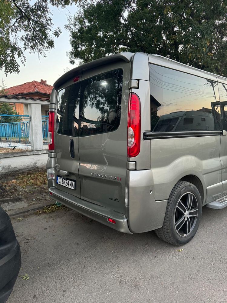 Opel vivaro (пътнически бус за продажба-2010г)
