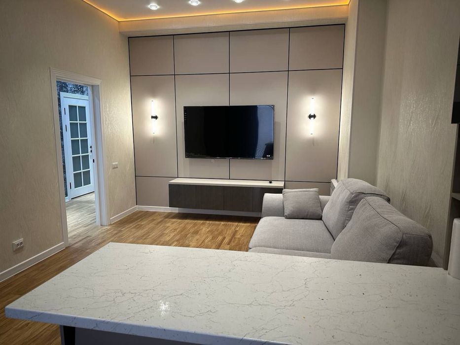 Бий Максим Горького 2 комнатная евроремонт