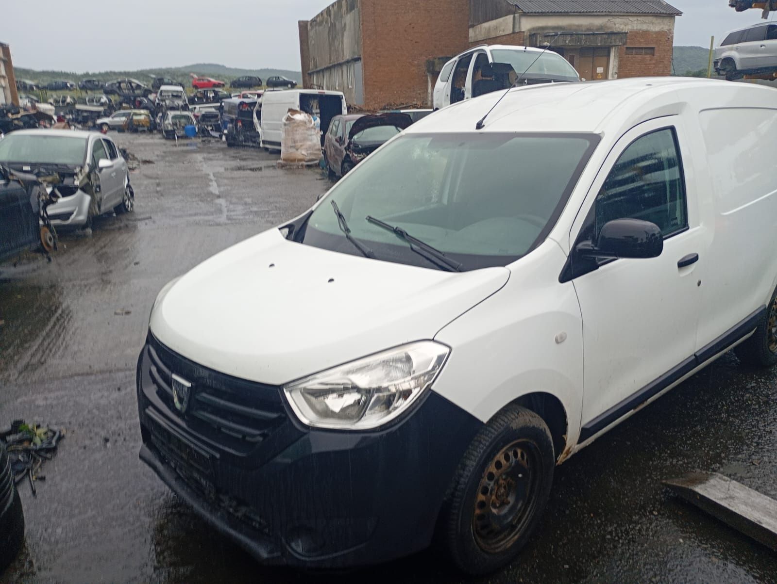 Dacia doker 1.5d 2014 avariat