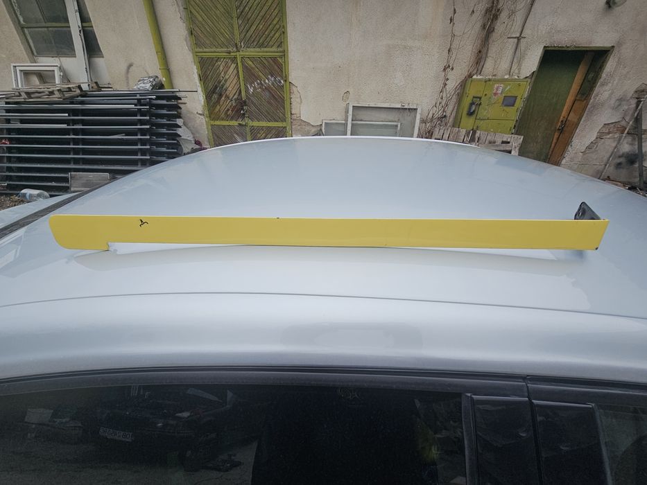 Лайсна товарна врата Caddy Maxi