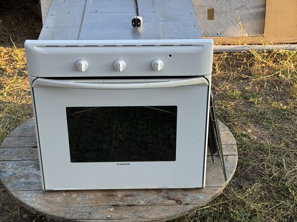 Продам встраиваемую духовку