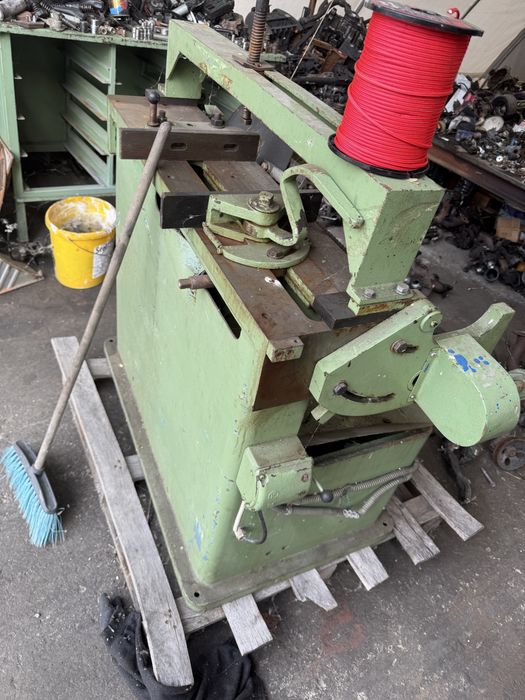 Utilaj de taiat profile metalice