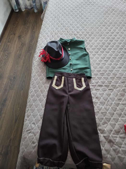 Отдам костюм 6-8 лет