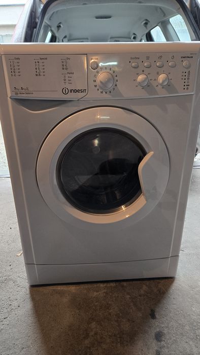 Пералня със сушилня Индезит Indesit