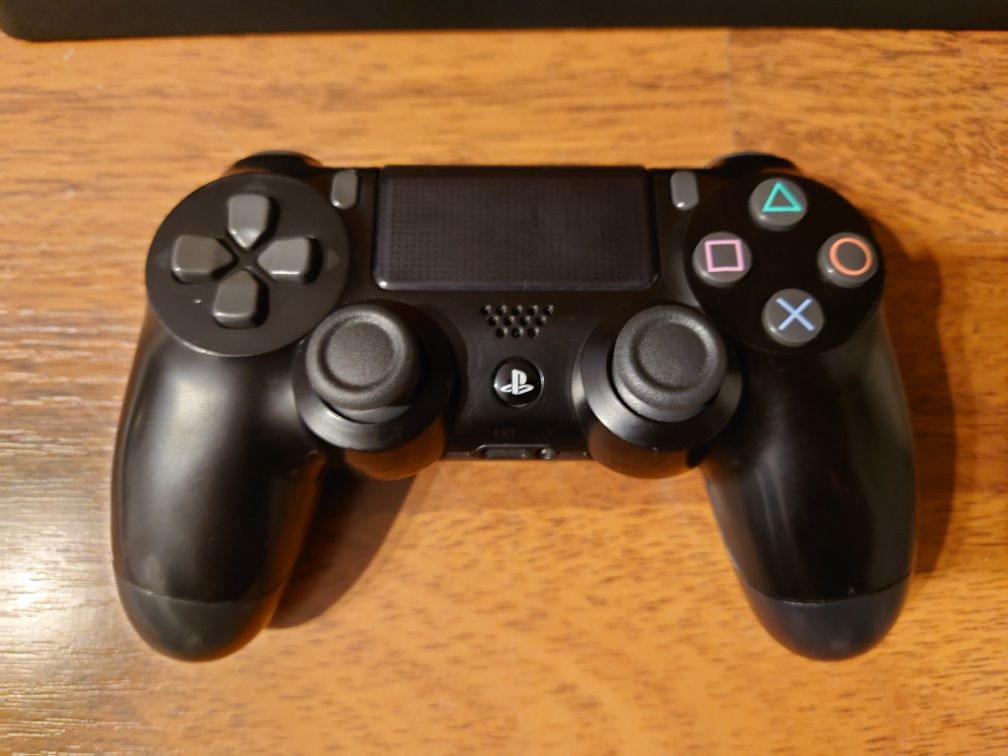 Consola Sony PlayStation 4 slim 1 TB impecabil + FIFA PS4