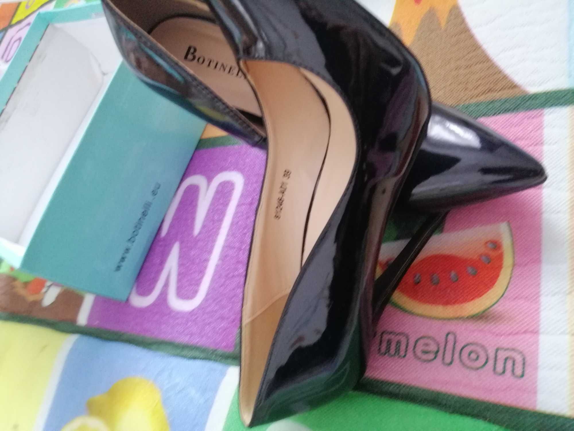 Pantofi negri, stiletto