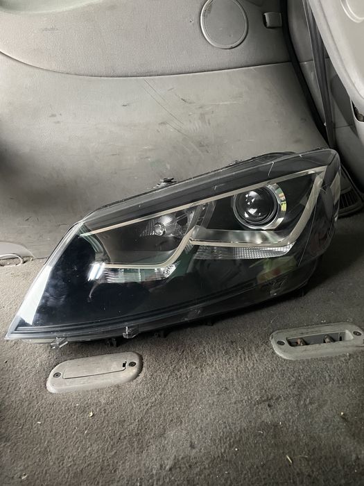 Оригинален ляв фар за сеат алхамбра в добро състояние 2015г