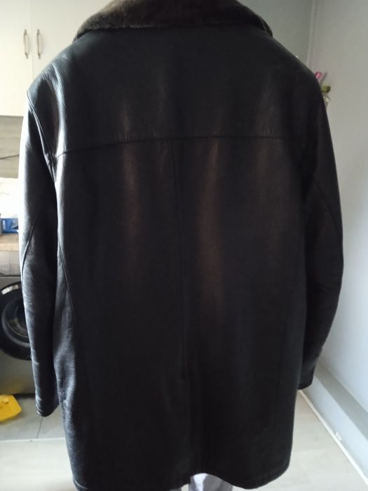 Продам кожаную дублёнку.