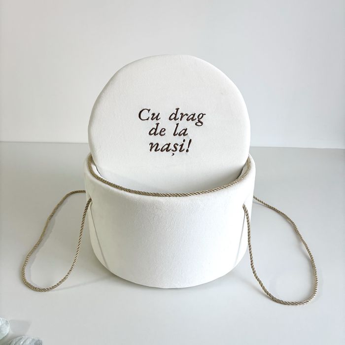 Cufar ( Cutie pentru trusou butetat, catifea ivoar brodat