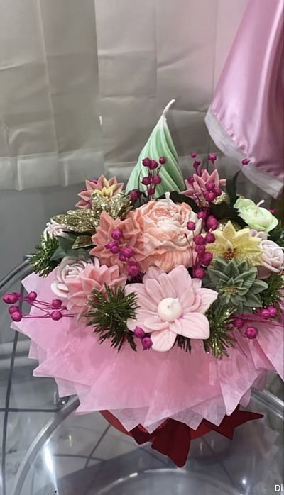 flori de ceară și săpun,