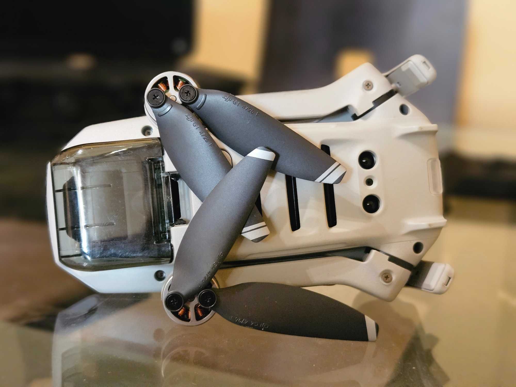 DJI Mavic Mini със кейс за съхранение