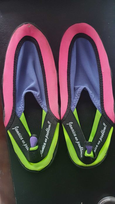 Pantofi de plaja si apa din Jamaica, putin folositi dar buni, 24 cm