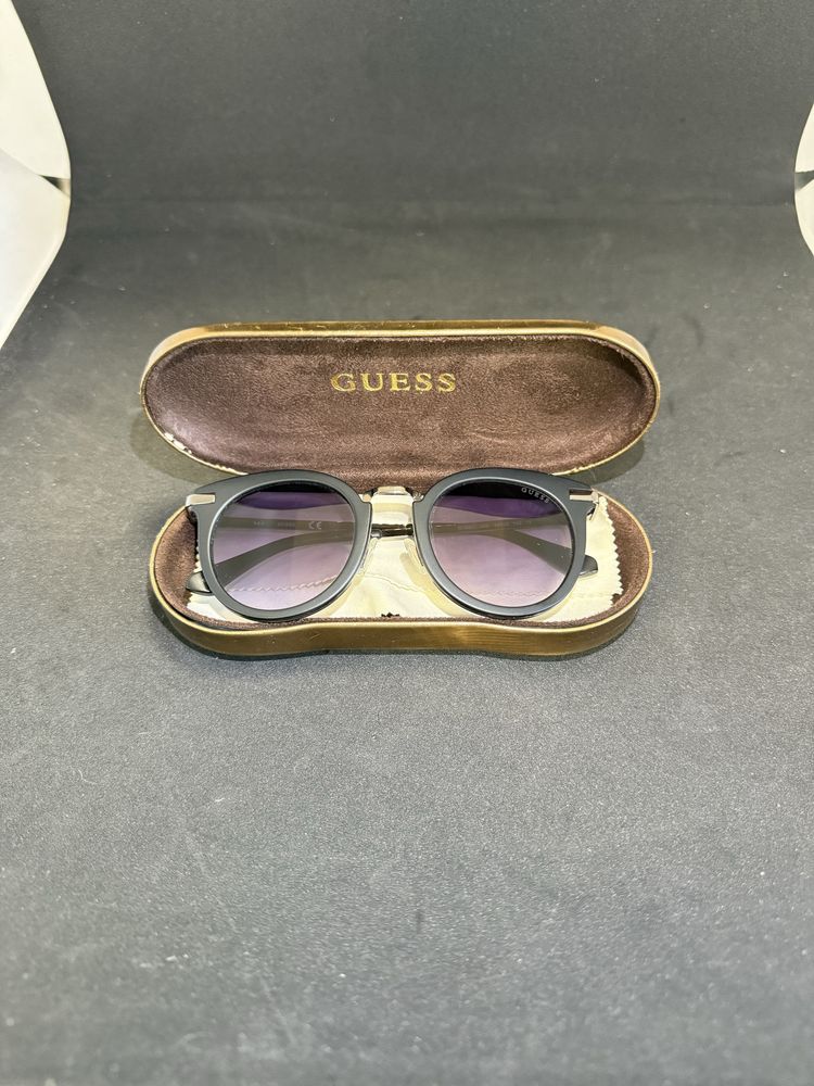 Дамски слънчеви очила Guess GF6041 02B