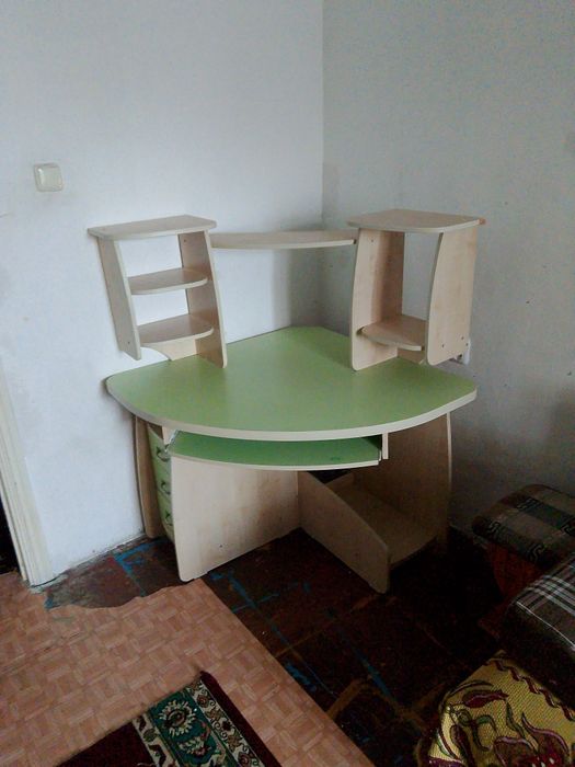 Компьютерный стол