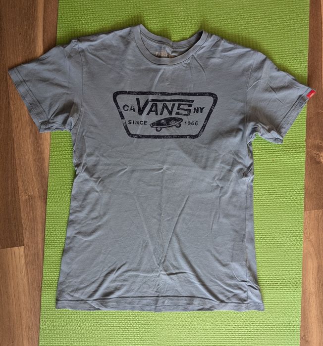 Блузи тениски, ризи Vans, carhartt, quiksilver