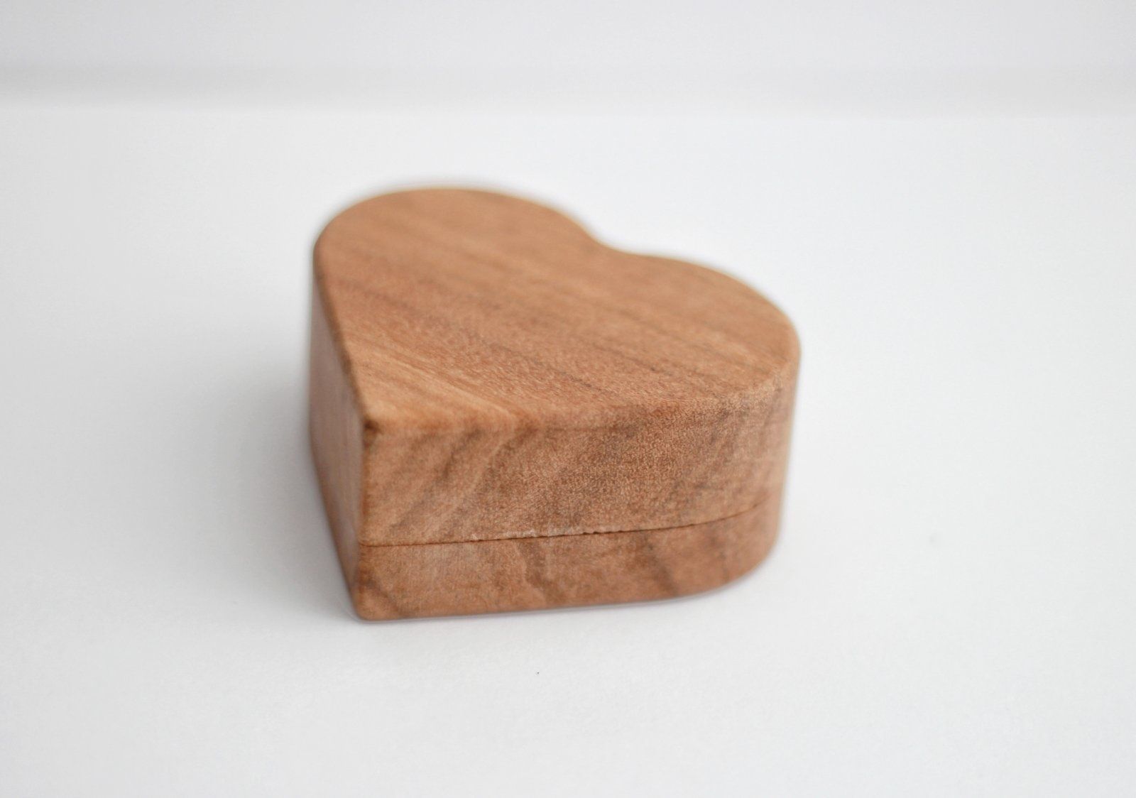 Дървена кутийка за бижута