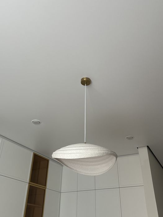 Продам Люстру в дом