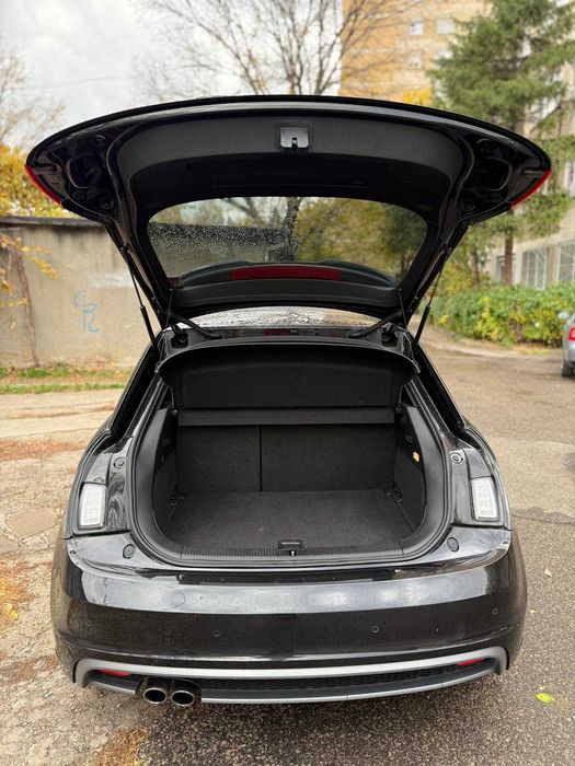 Audi A1 S-line Black Edition 1.4 TFSI 122 CP An 2011