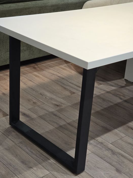 Маса за трапезария