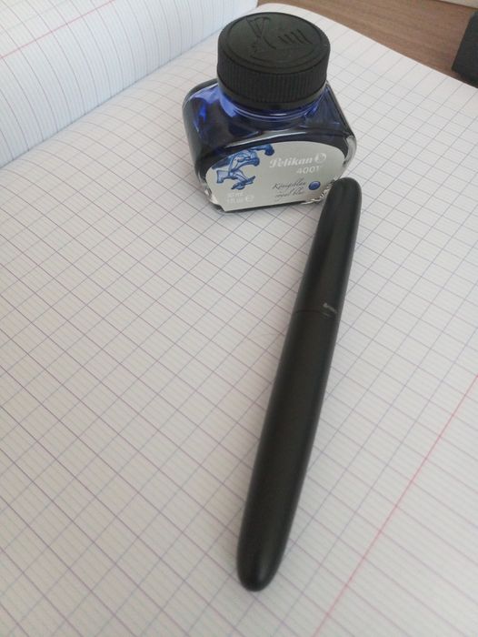 stilou Ensso piuma minimalist black